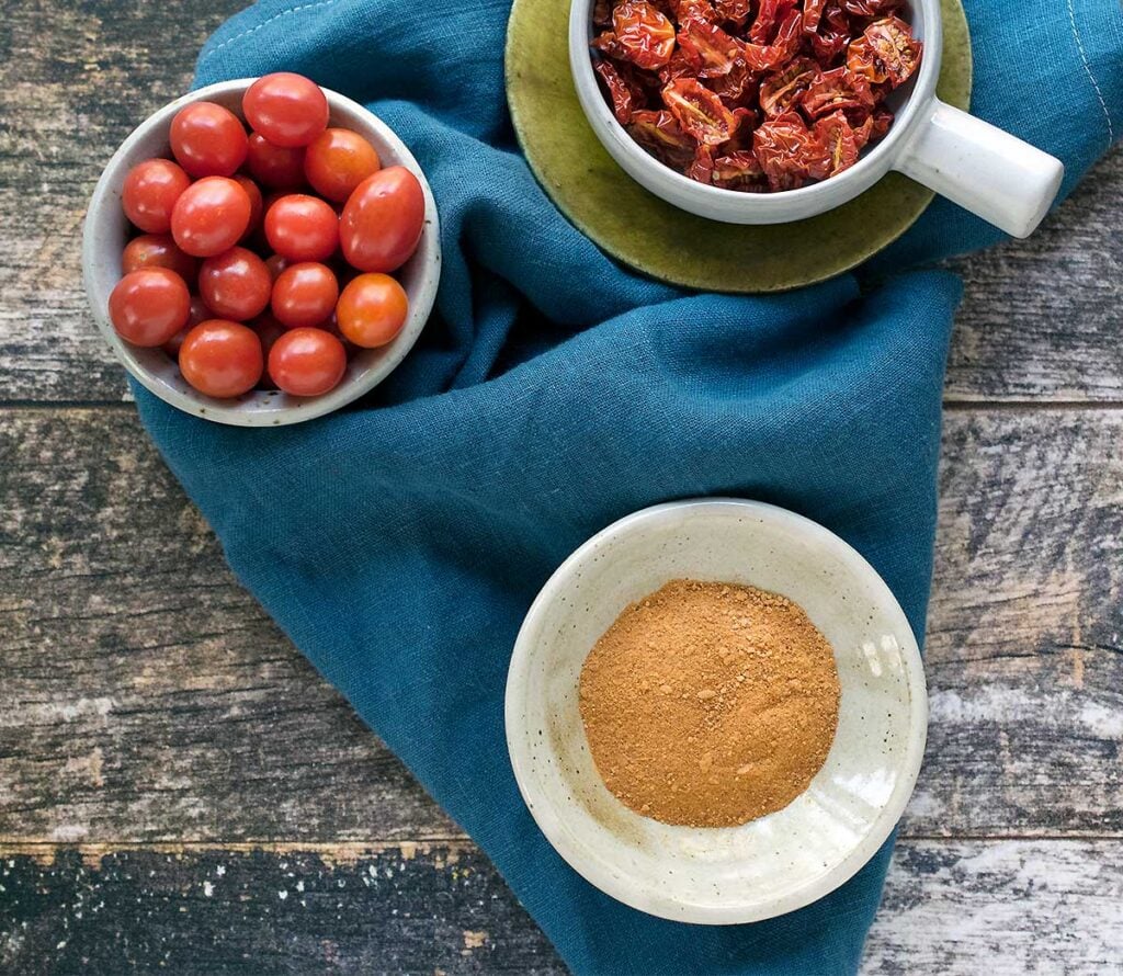 Homemade tomato powder