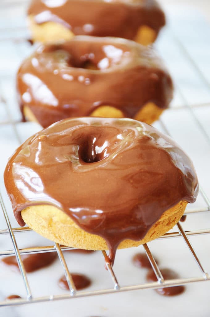 baked-vegan-pumpkin-spice-doughnuts-with-chocolate-cinnamon-icing-3