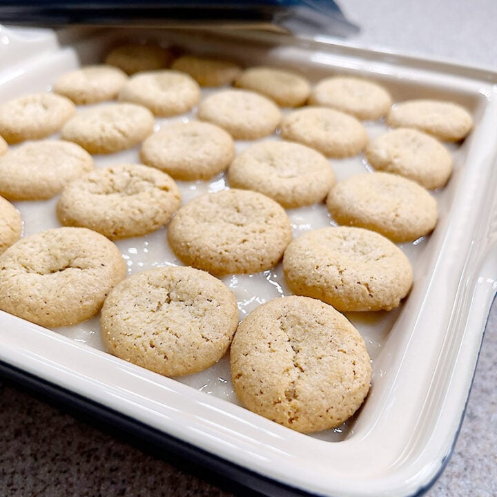 Vegan banana pudding in a blue casserole dish