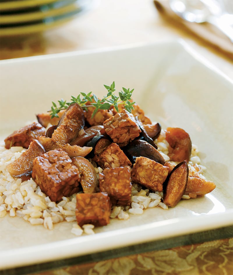Slow Cooker Tempeh Braised with Figs and Port Wine Slow Cooker Tempeh Braised with Figs and Port Wine