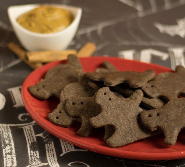 Creepy Bats and Cats Chocolate Graham Crackers from The Ghoulish Gourmet