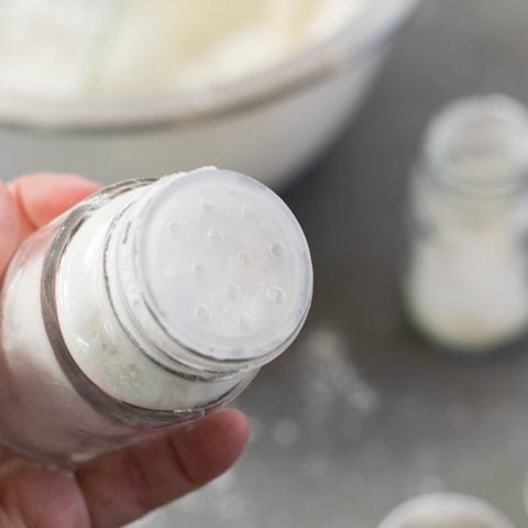 Last Minute Holiday Gift: DIY Body Powder