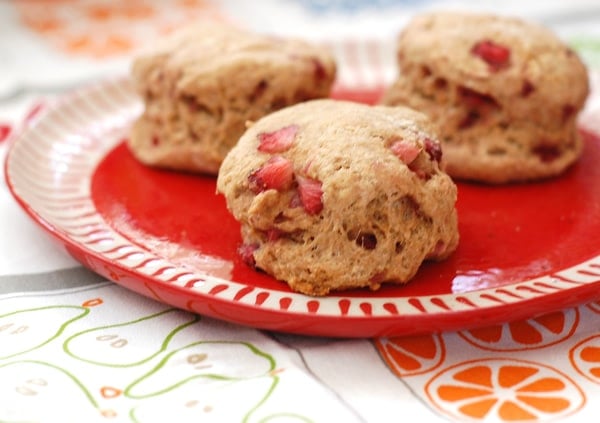 Strawberry Spelt Biscuits for Breakfast in Bed-Fest