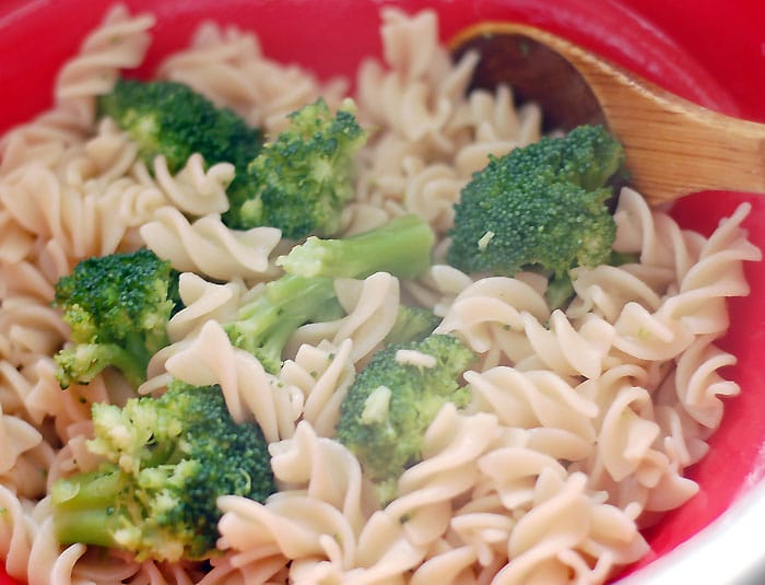 Creamy Vegetable-based Vegan Cheese Sauce made with @califiafarms Unsweetened Almond Milk