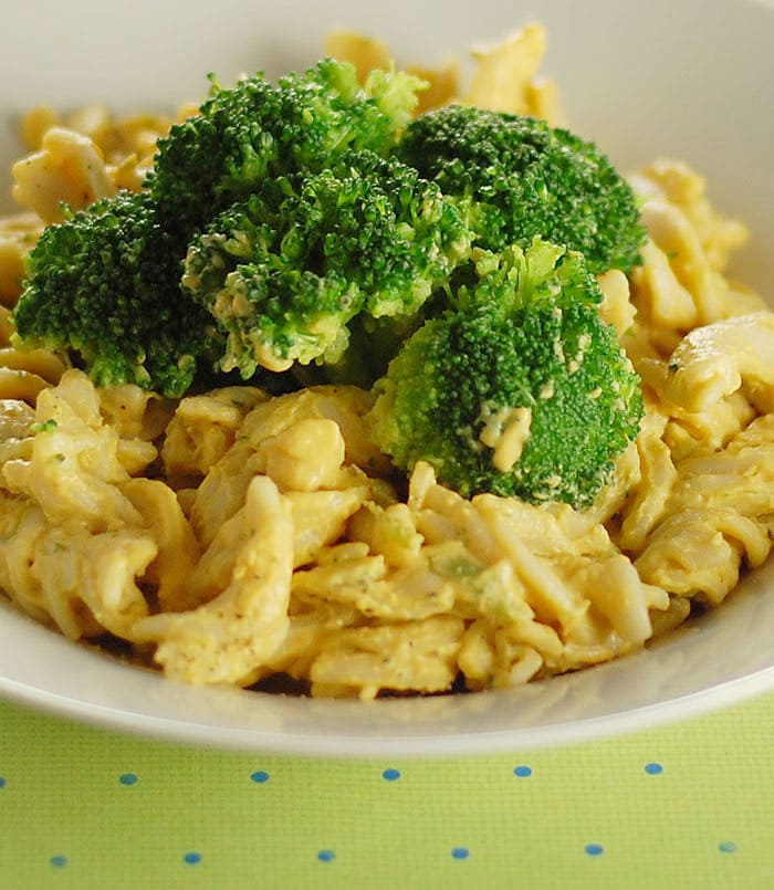 Creamy Vegetable-based Vegan Cheese Sauce made with @califiafarms Unsweetened Almond Milk