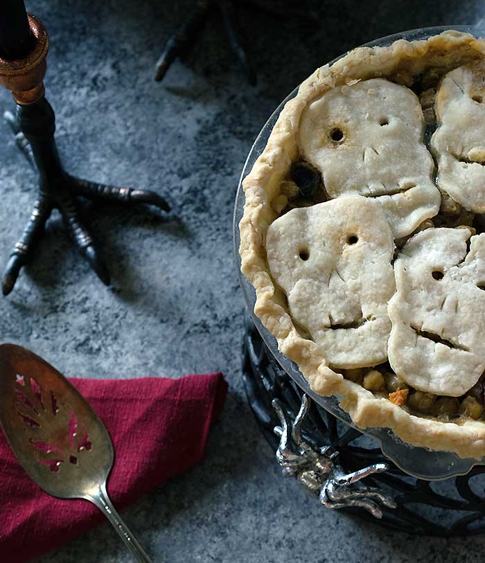 Spooky Skull Vegan Pot Pies for a Haunted Halloween Dinner