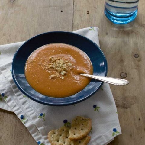 Slow Cooker Creamy Vegan Tomato Soup