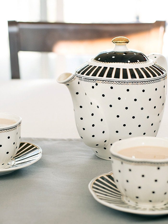 A Coffeehouse in Your Cupboard: DIY Vegan London Fog