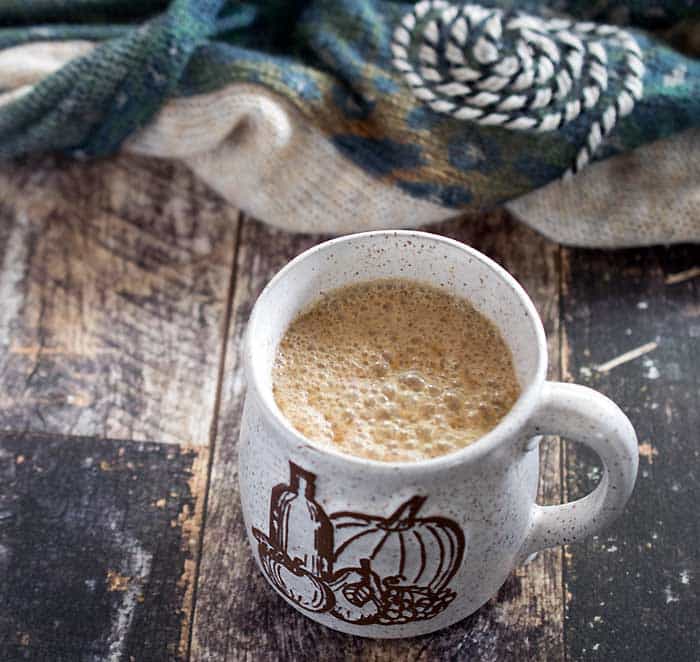 Slow Cooker vegan maple pumpkin latte - perfect for fall!
