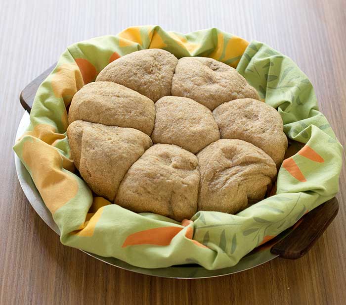 Slow Cooker Whole Wheat Spelt Potato Rolls frees up your oven for other holidays treats! You have to make these this Thanksgiving!