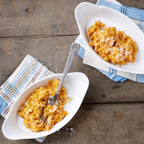 Slow Cooker Cheezy Butternut Squash Macaroni